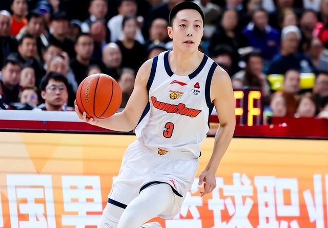 IM电竞赛事-广东大胜四川惊现两点:全明星票王7分4失误,胡明轩超越朱芳雨